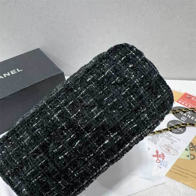 Chained Fashion Crossbody Makeup Bag