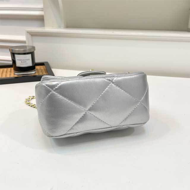 Metal Logo Fashion Messenger Bag