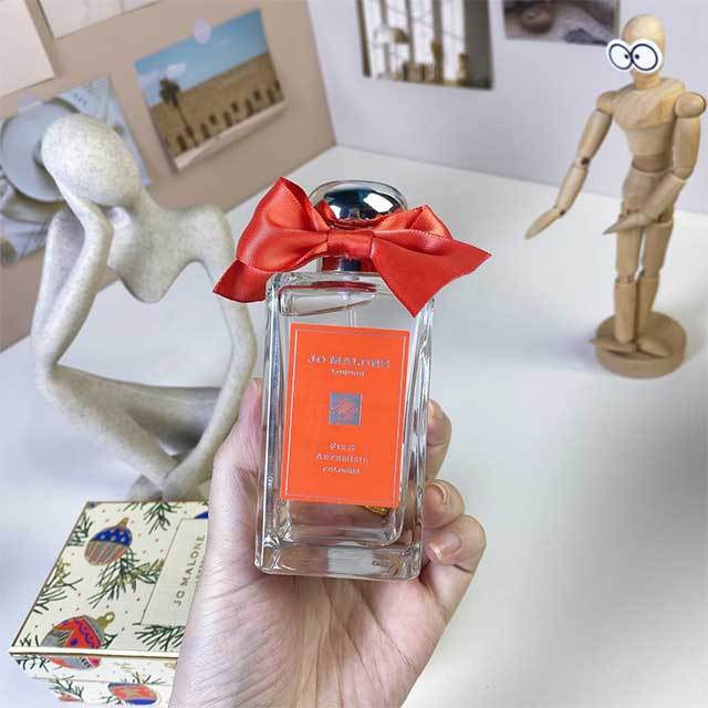 Aromatic Woody Notes Luxury Women Perfume