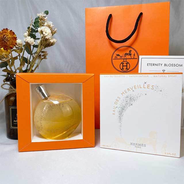 The Woody and Amber Olfactory Women's Perfume