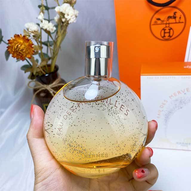 The Woody and Amber Olfactory Women's Perfume