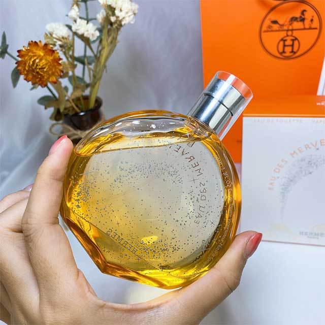 The Woody and Amber Olfactory Women's Perfume