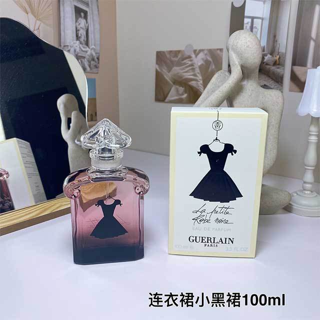 Floral and Fruity Elegant Feminine Fragrance
