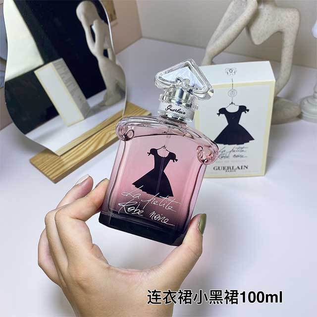 Floral and Fruity Elegant Feminine Fragrance