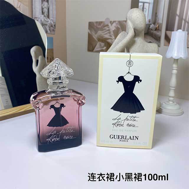 Floral and Fruity Elegant Feminine Fragrance