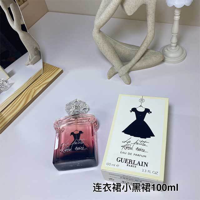 Floral and Fruity Elegant Feminine Fragrance