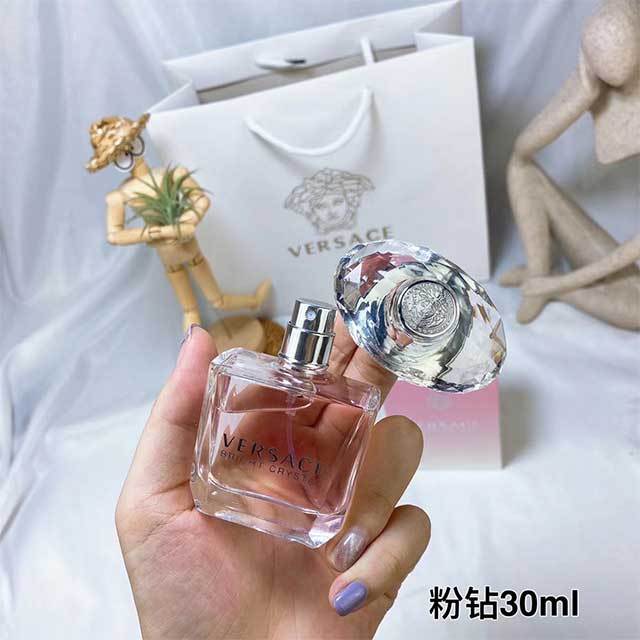A Sensual and Feminine Fragrance for Women