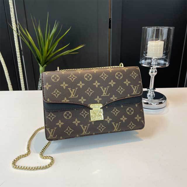 Women Fashion Chained Leather Messenger Bag
