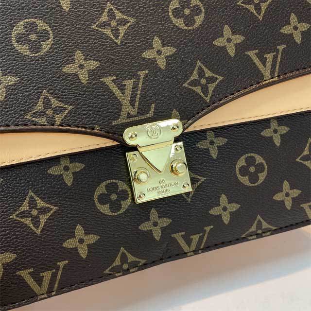 Women Fashion Chained Leather Messenger Bag