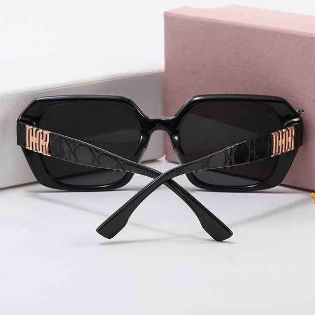 Square Frame Luxury Design Glasses