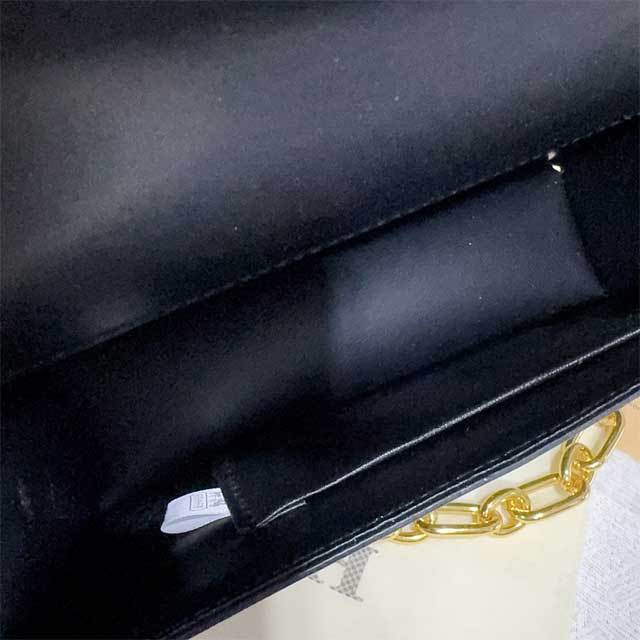 Fashion Logo Rivets Leather Messenger Bag