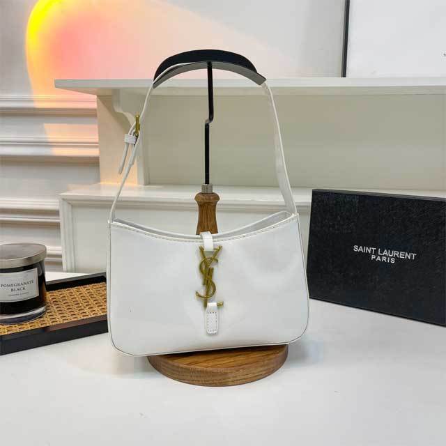 Metal Logo Leather Fashion Women Purses