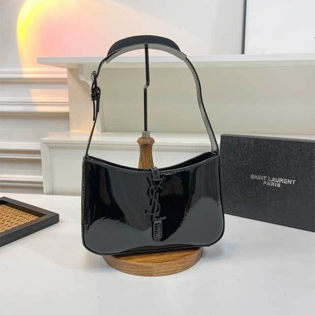 Metal Logo Leather Fashion Women Purses