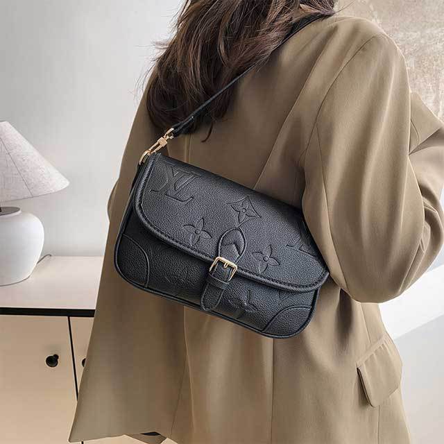 Fashion Embossing Leather Messenger Bag