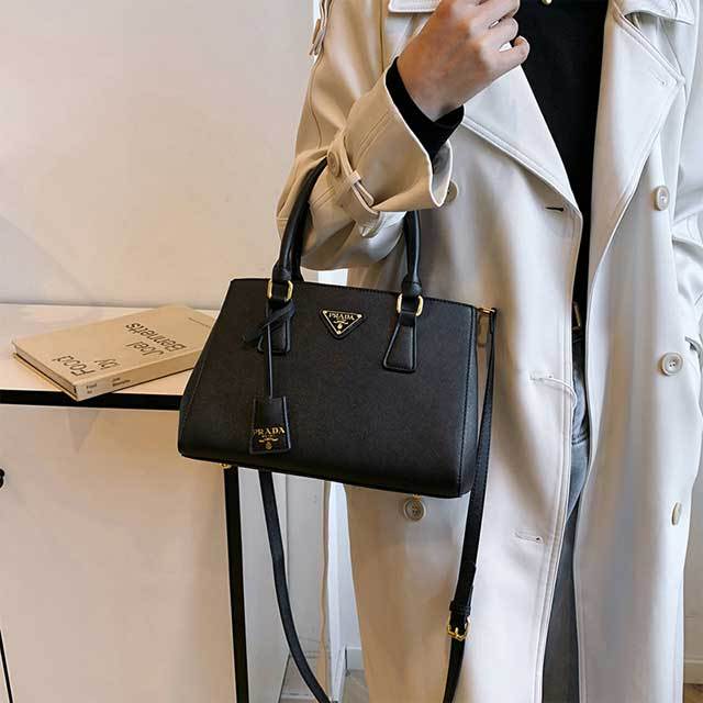 Fashion Logo Leather Women Crossbody Handbag