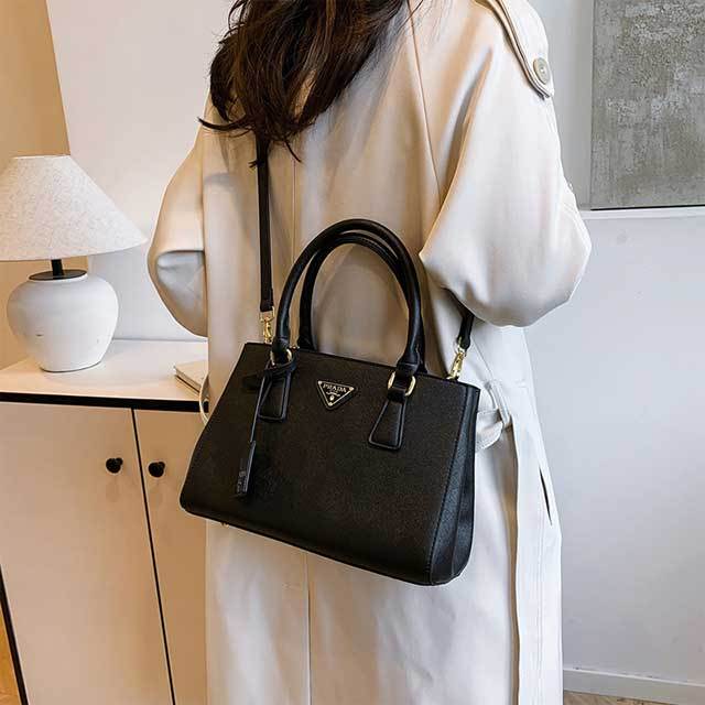 Fashion Logo Leather Women Crossbody Handbag