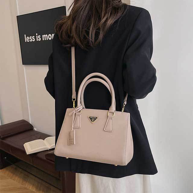 Fashion Logo Leather Women Crossbody Handbag