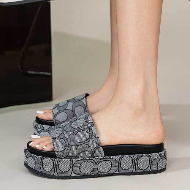 Thick-Soled Fashion Women Slipper