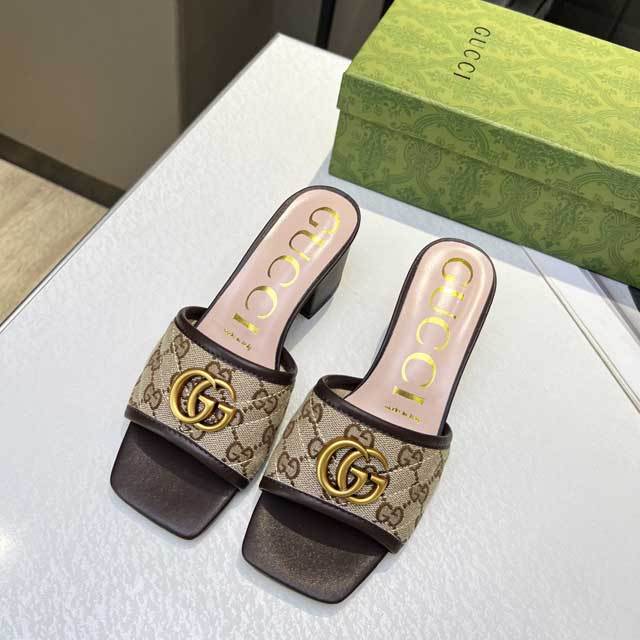 Metal Logo Summer Chunky Sandals