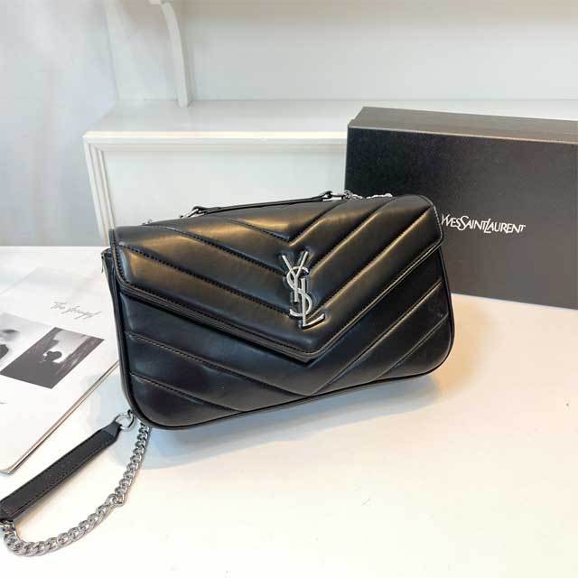 Metal Logo Leather Fashion Women Purses