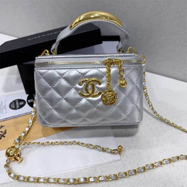 Metal Logo Leather Fashion Makeup Bag