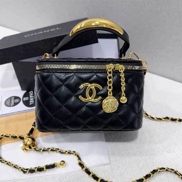 Metal Logo Leather Fashion Makeup Bag