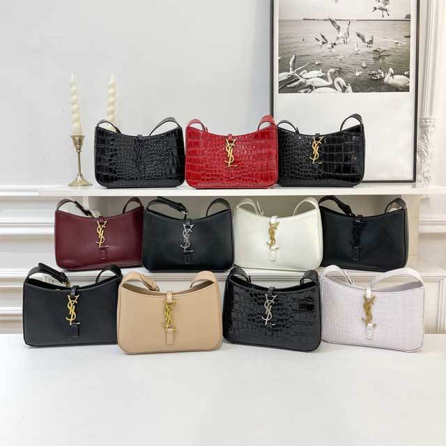 Metal Logo Leather Fashion Women Purses