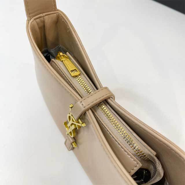 Metal Logo Leather Fashion Women Purses