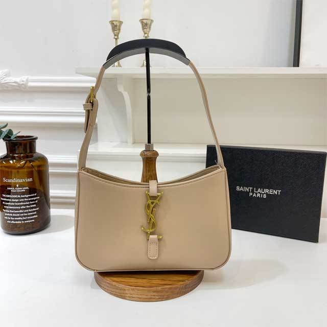 Metal Logo Leather Fashion Women Purses
