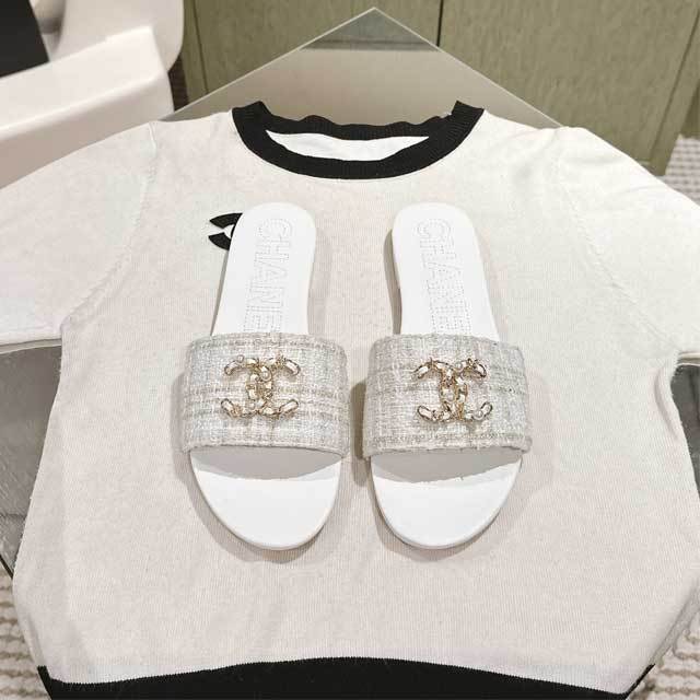 Metal Logo Women Fashion Flat Sandals
