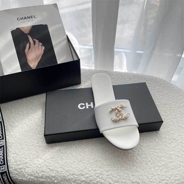 Metal Logo Women Fashion Flat Sandals