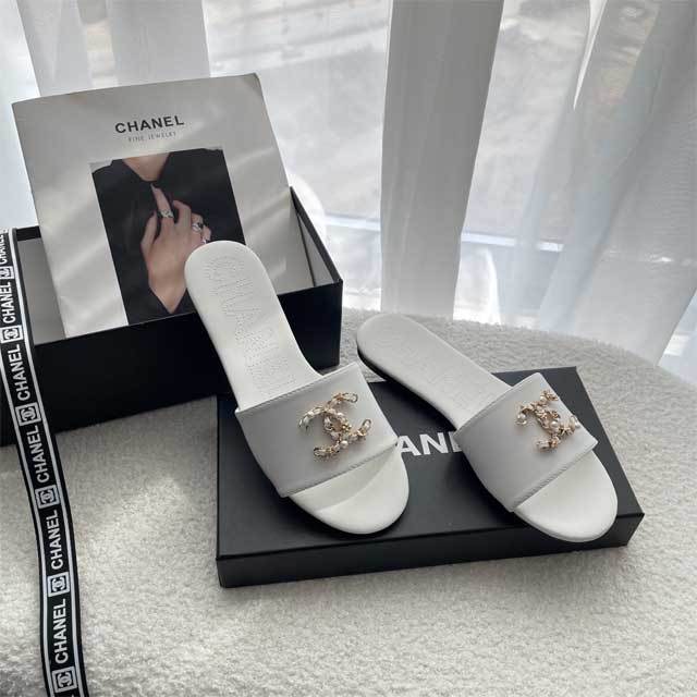 Metal Logo Women Fashion Flat Sandals