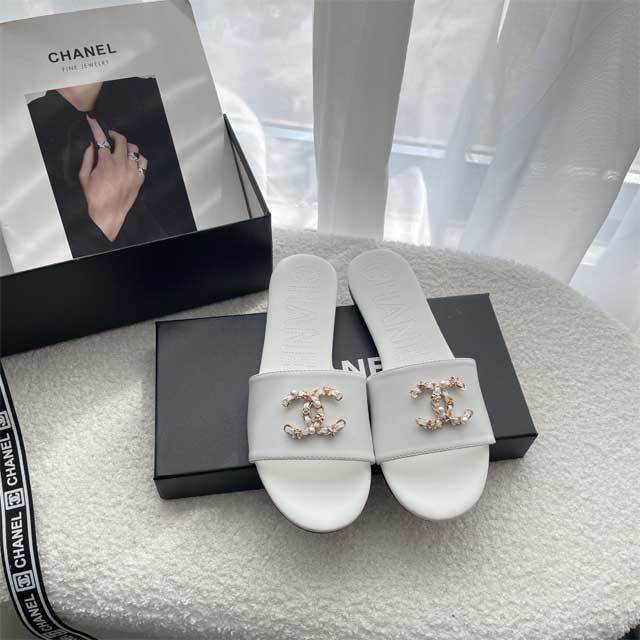 Metal Logo Women Fashion Flat Sandals