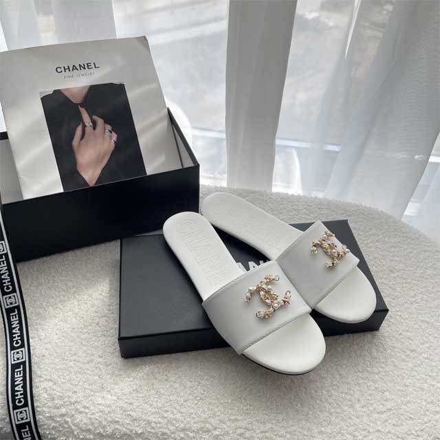 Metal Logo Women Fashion Flat Sandals
