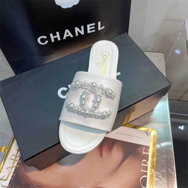 Pearl Embellished Women Fashion Slipper