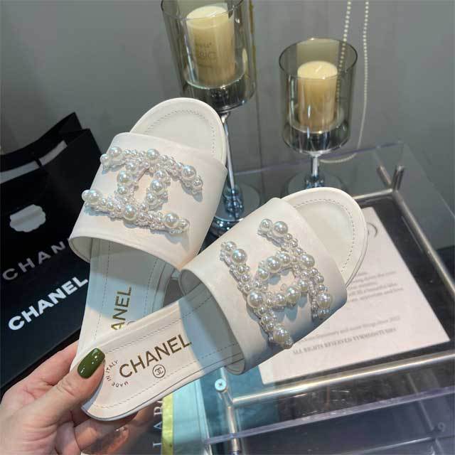 Pearl Embellished Women Fashion Slipper