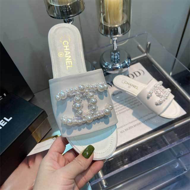 Pearl Embellished Women Fashion Slipper