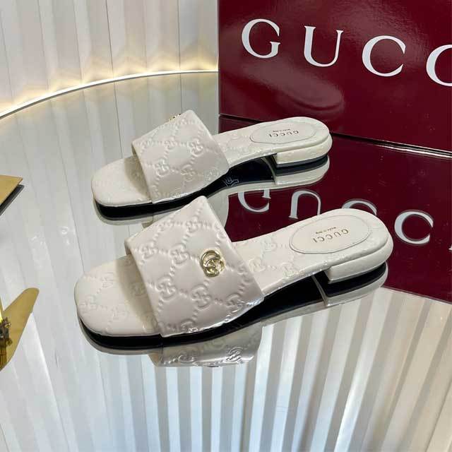 Leather Fashion Embossing Flat Sandals