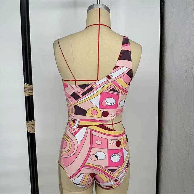 Single Shoulder Printed Cut Out One-piece Swimsuit