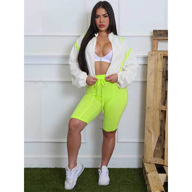 Contrast Color Drawstring Waist Cropped Top Knee-length Shorts Set