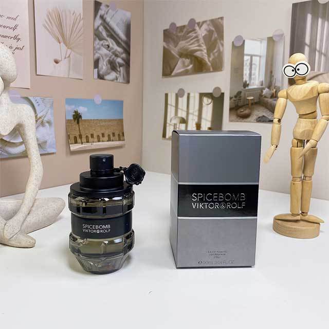 Spicy Woody Notes Men Perfume