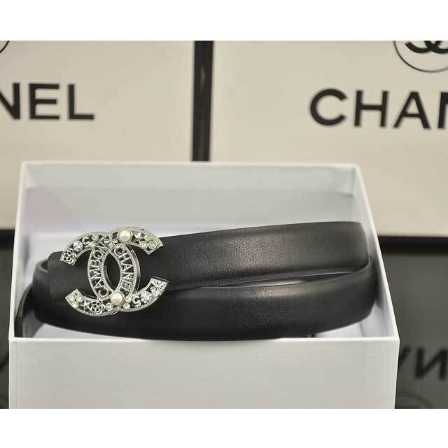 Pearl Embellished Leather Fashion Belt
