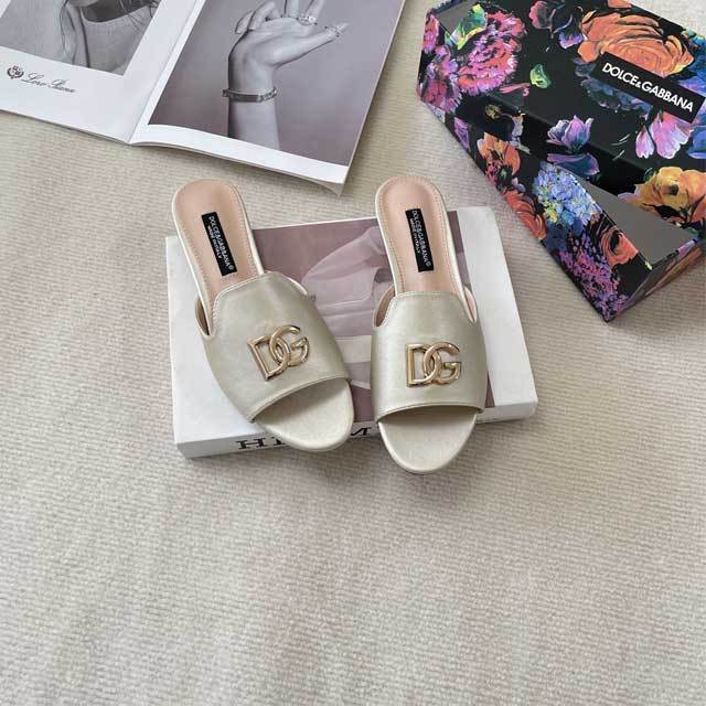 Fashion Metal Logo Beach Flat Slides