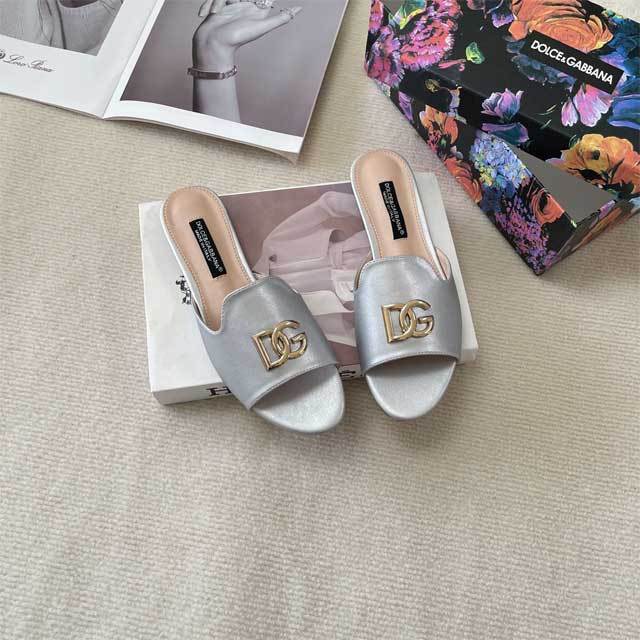Fashion Metal Logo Beach Flat Slides