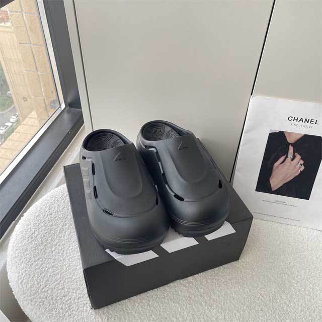 Fashion Hollow Out Summer Clogs