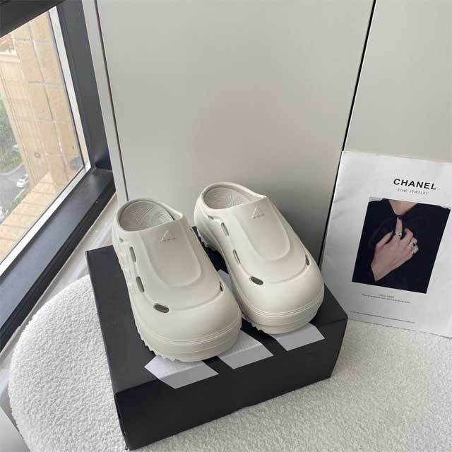 Fashion Hollow Out Summer Clogs