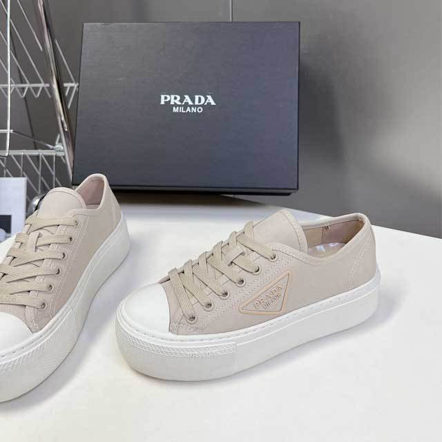 Thick Soled Women Vintage Sneaker