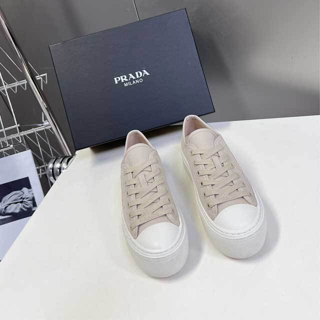 Thick Soled Women Vintage Sneaker