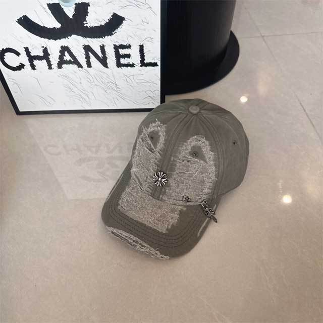 Fashion Metal Logo Ripped Baseball Caps
