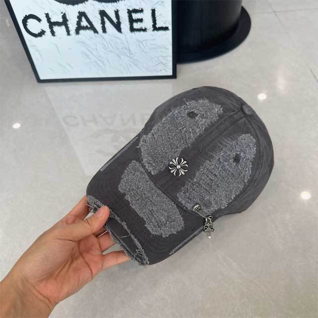 Fashion Metal Logo Ripped Baseball Caps
